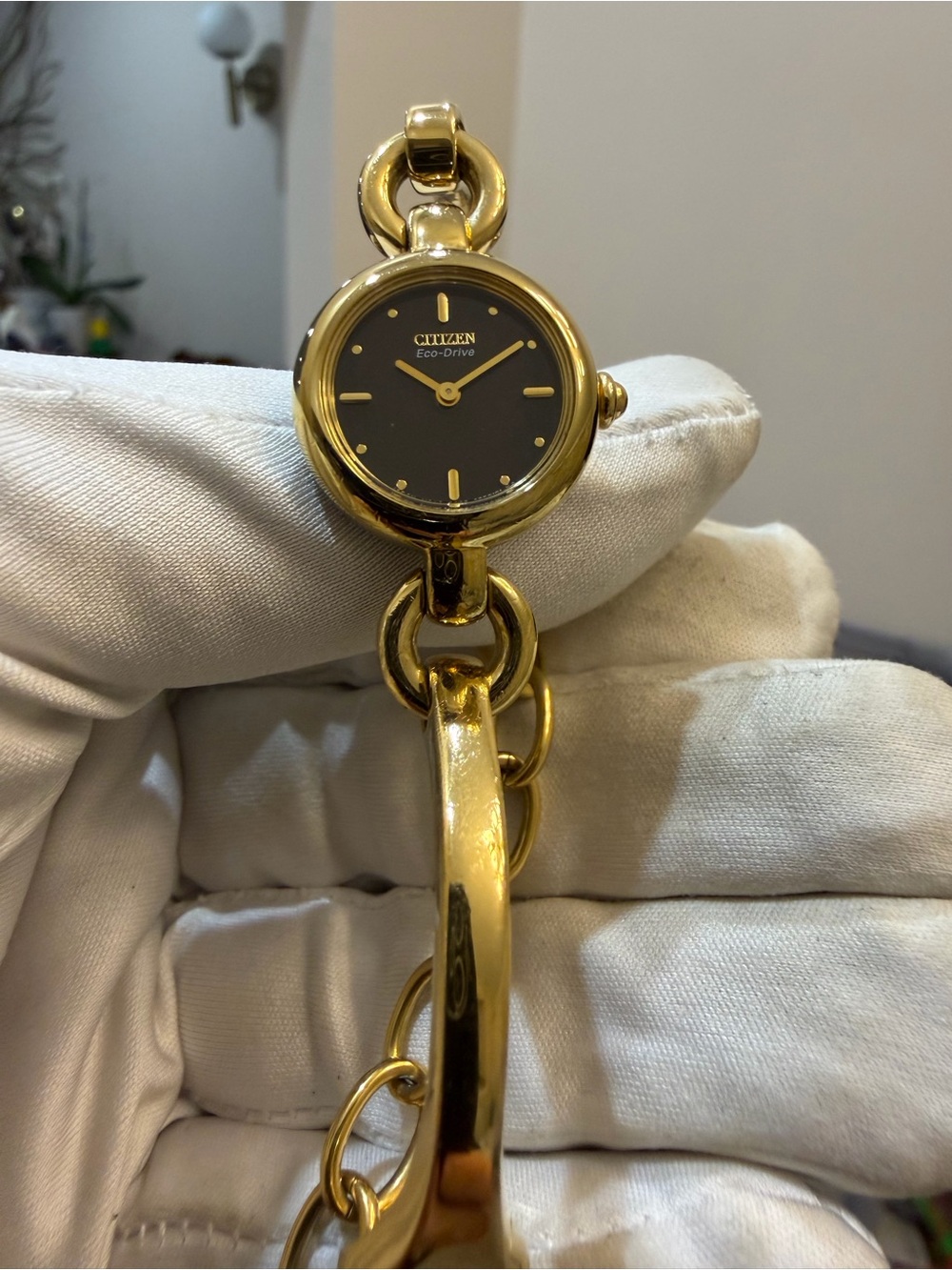 Vintage Citizen Eco-Drive Ladies Bangle Charm Watch Gold Tone Black Dial B023 - Picture 2 of 15